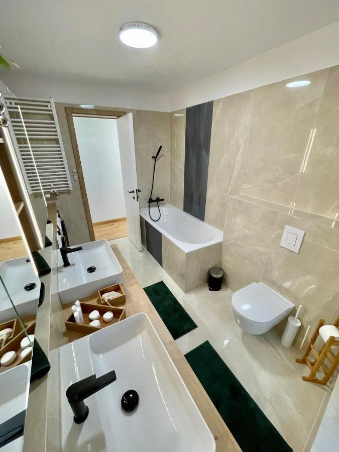 Centropolitan Penthouse #Jacuzzi #Freeparking Apartment Budapest Luaran gambar